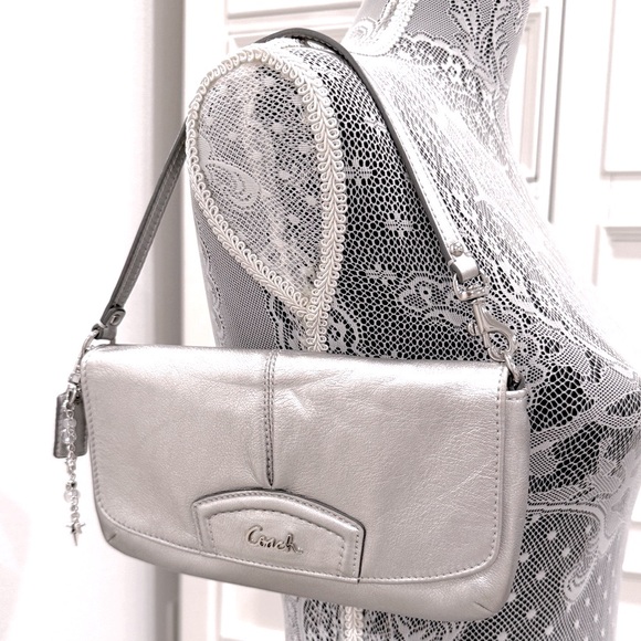 🩶 Coach Ashley Metallic Silver Leather Clutch Wristlet Wallet - Picture 13 of 16